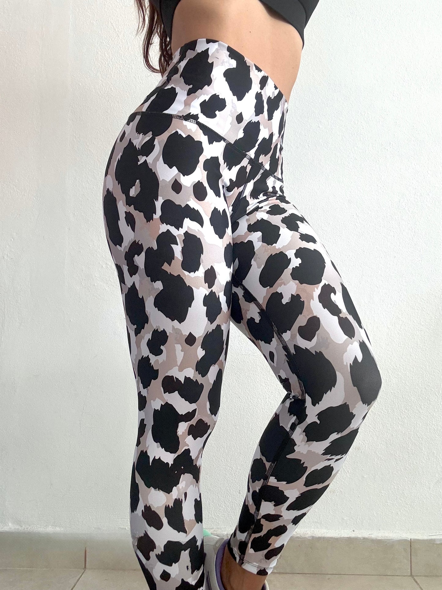 Neutral Legging
