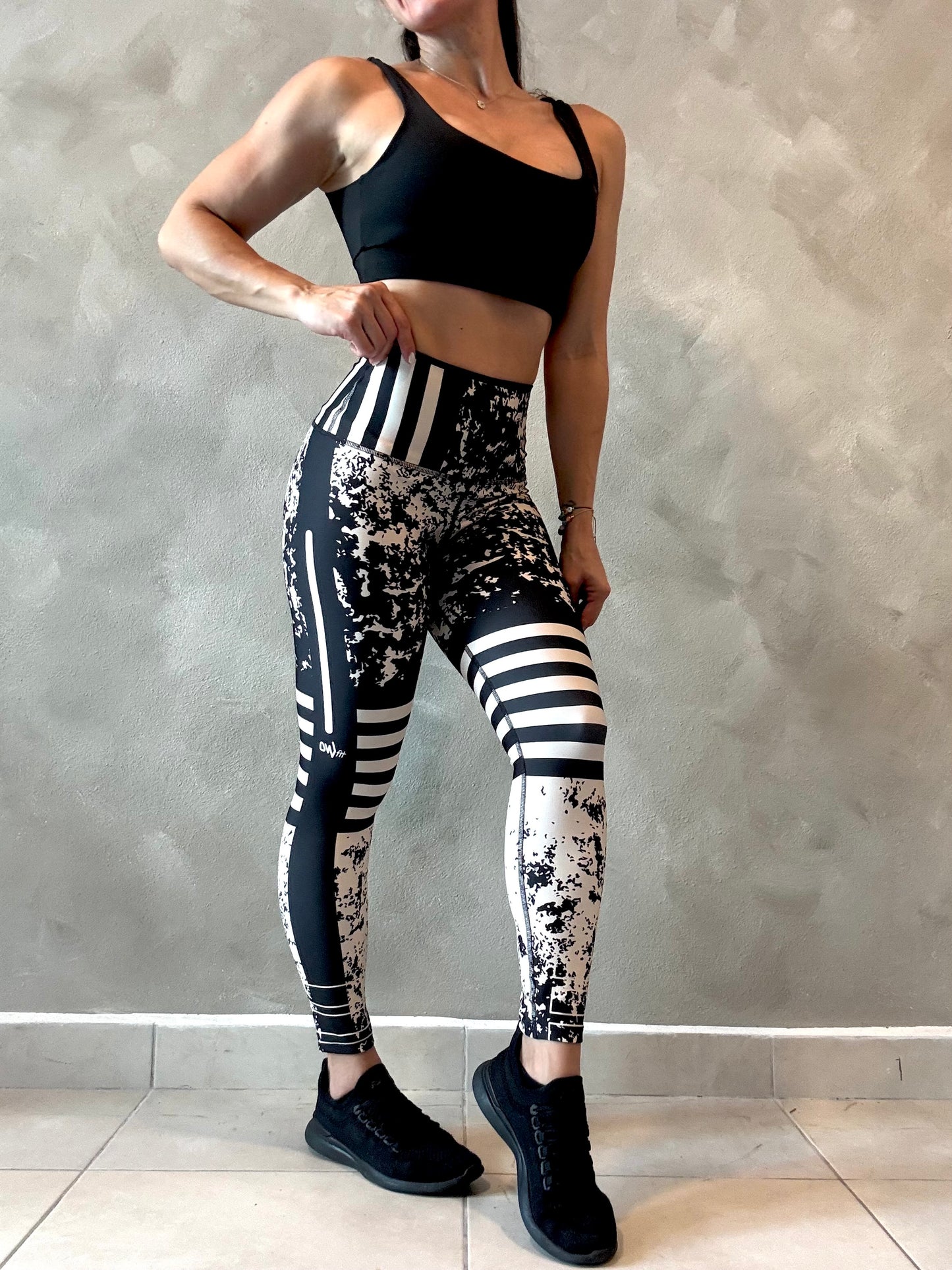 Abstract and Lines Legging
