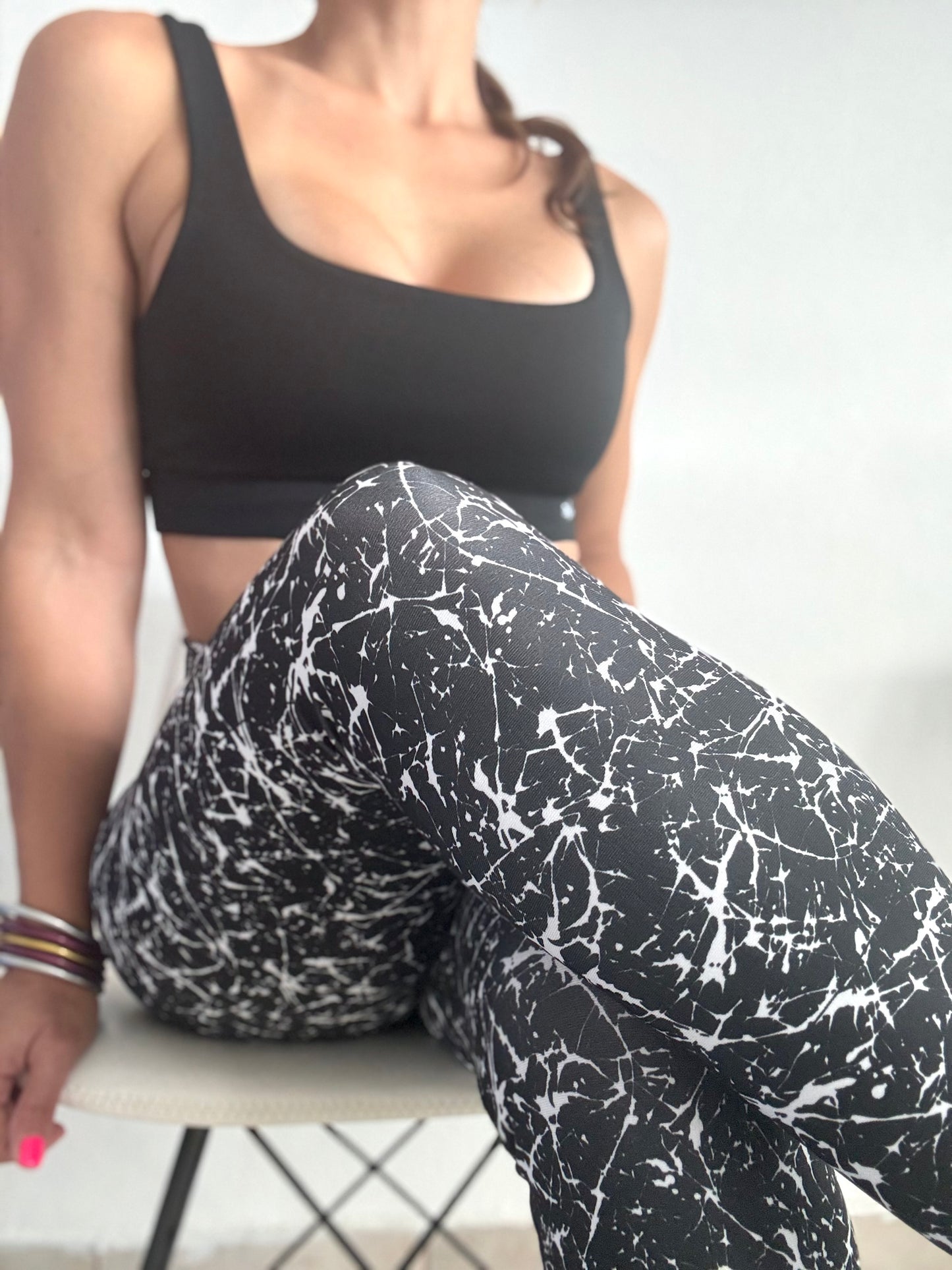 White in Black Legging